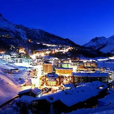 Cervinia Splendido Sulle Piste * Брей-Червиния